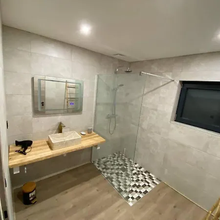 Les Des Capucines&jacuzzi Privatif Chalet